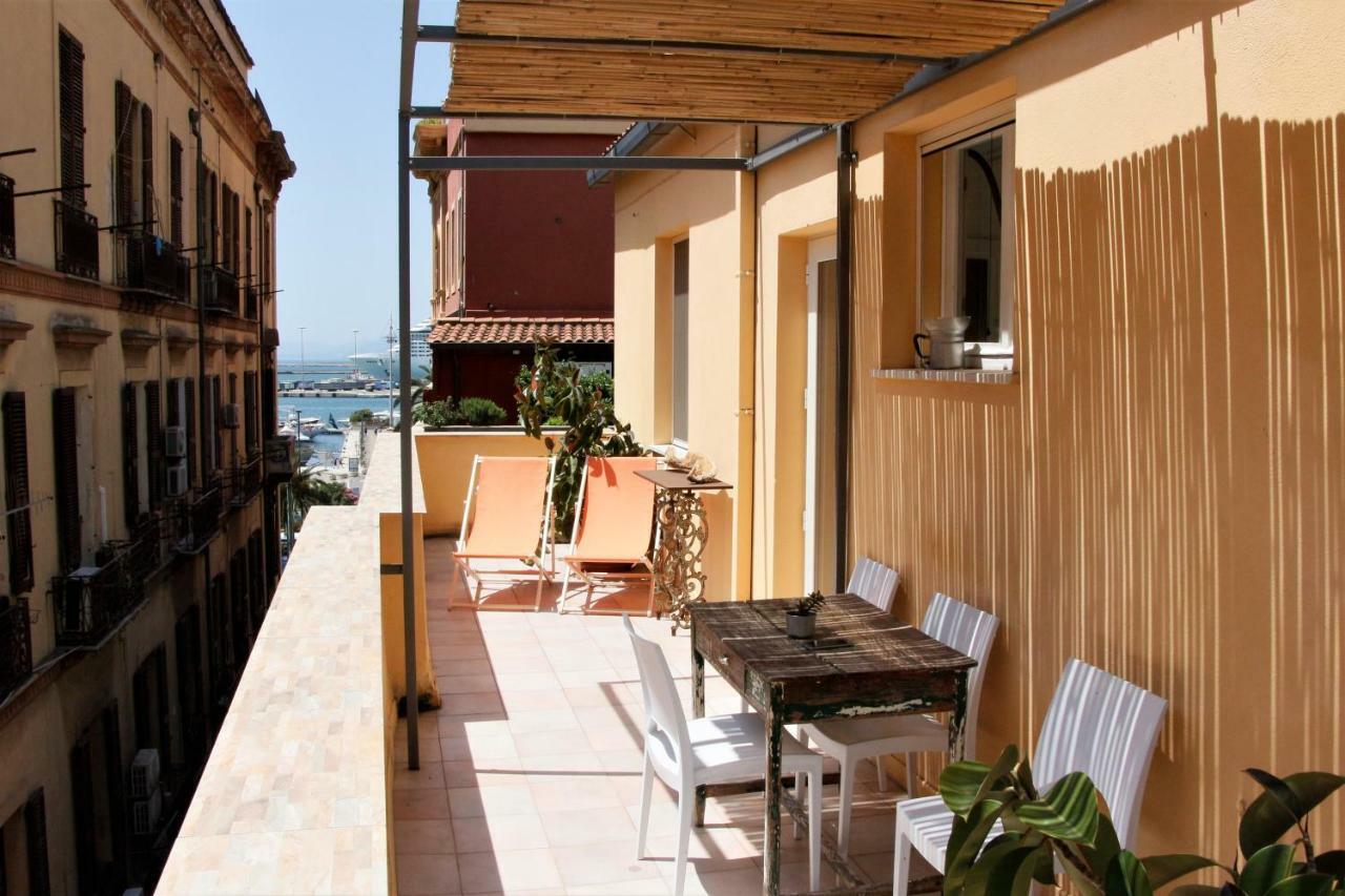 Appartamento Con Terrazza Panoramica In Marina. Cagliari Eksteriør bilde